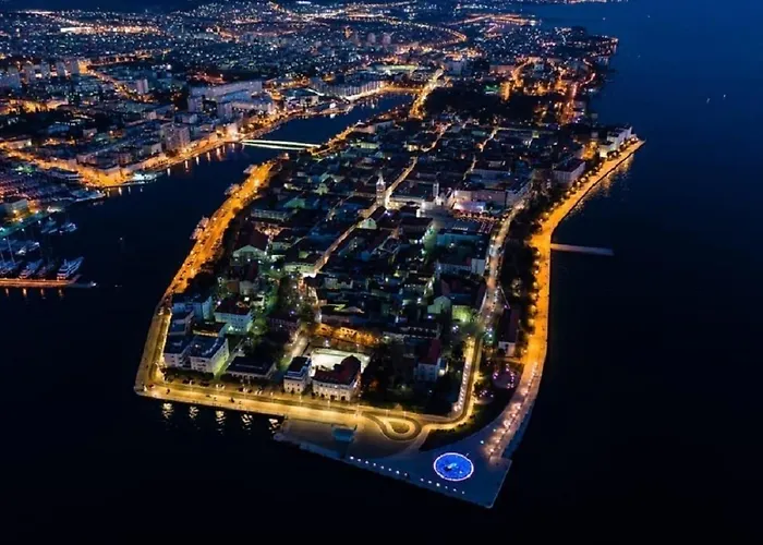 Deluxe Neli ザダル