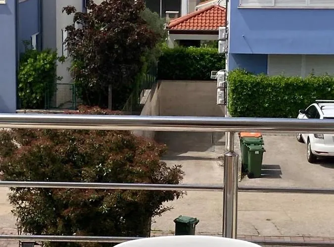 アパート Deluxe Neli ザダル