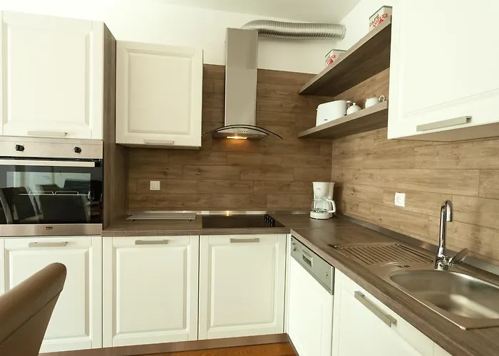 Deluxe Neli * ザダル