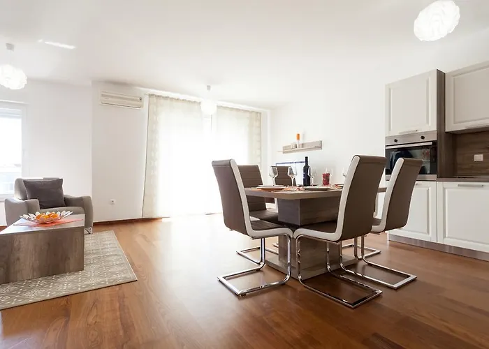 Deluxe Neli * ザダル