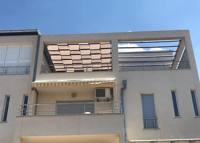 Deluxe Neli アパート