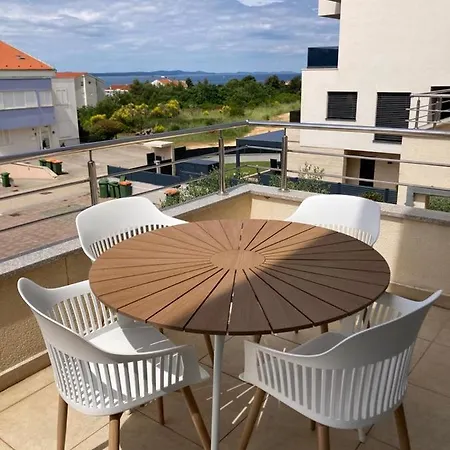 Deluxe Neli アパート *