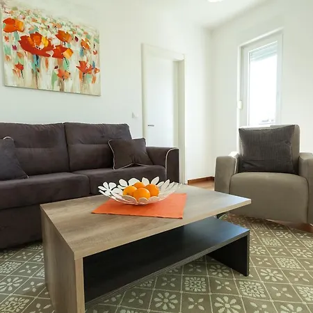 Deluxe Neli Apartamento *